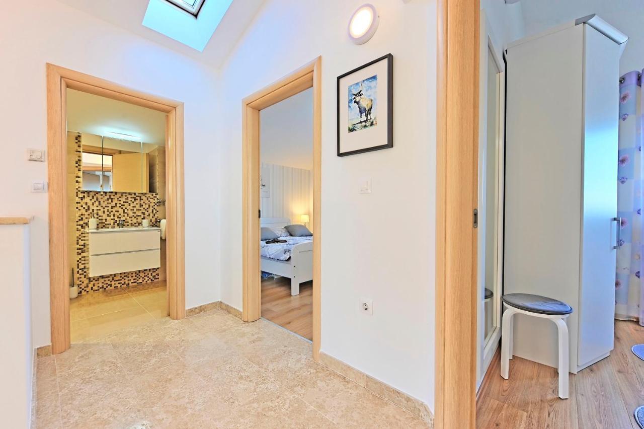 Casa Tara Three-Bedroom Holiday Home Пула Екстер'єр фото