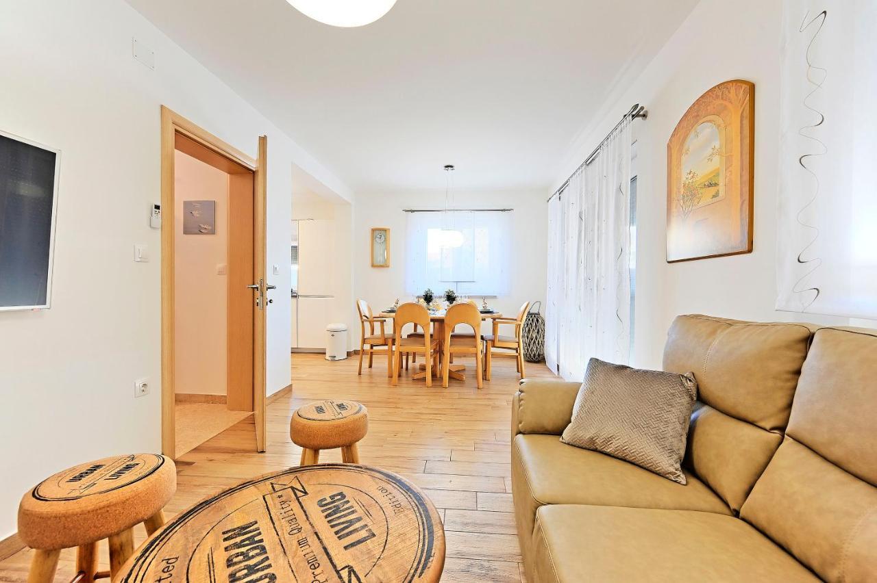 Casa Tara Three-Bedroom Holiday Home Пула Екстер'єр фото