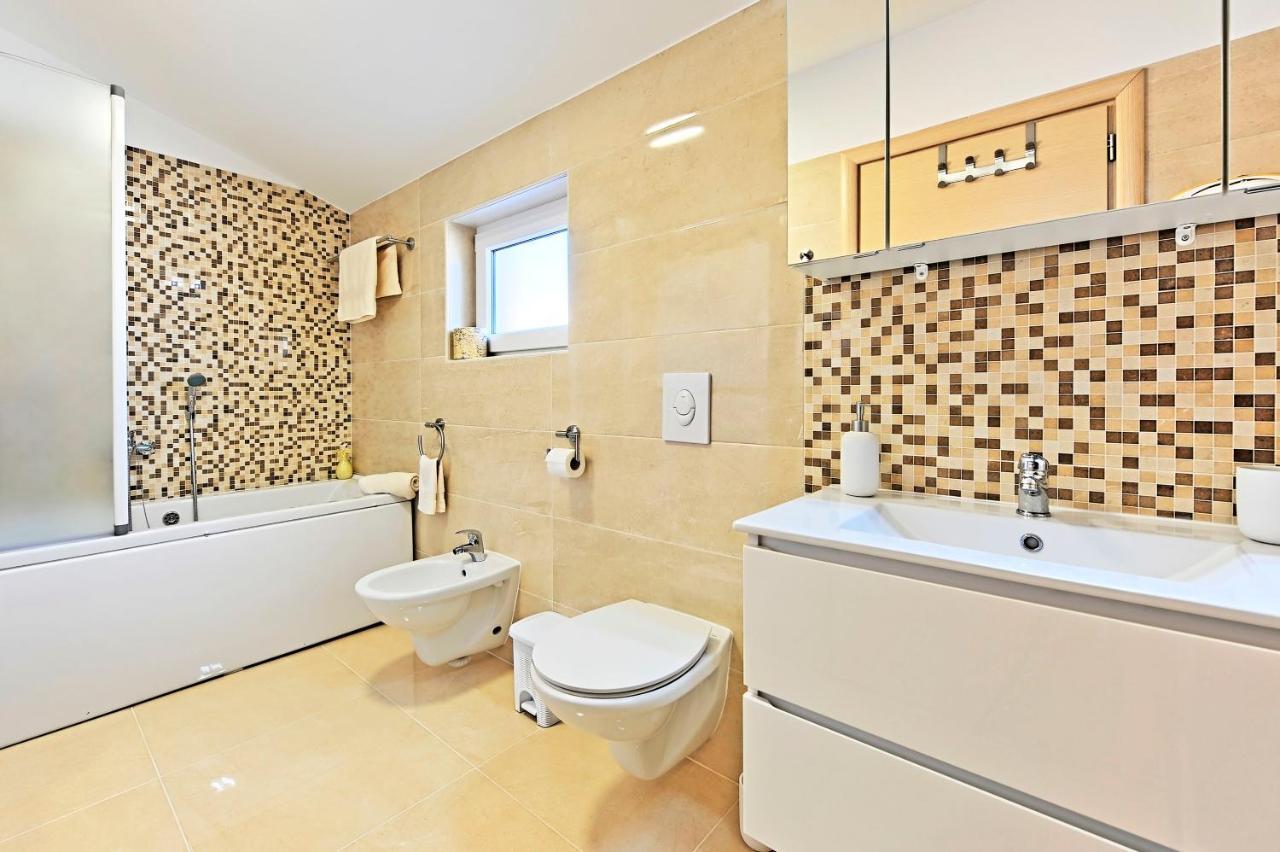 Casa Tara Three-Bedroom Holiday Home Пула Екстер'єр фото