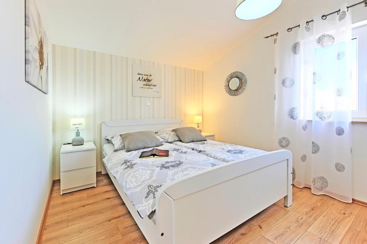 Casa Tara Three-Bedroom Holiday Home Пула Екстер'єр фото
